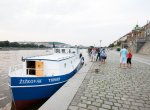 Pražská náplavka - stanoviště lodí. Parníky Praha