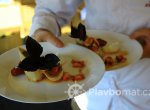 Servírované menu na lodi