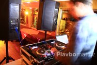 DJ na partylodi